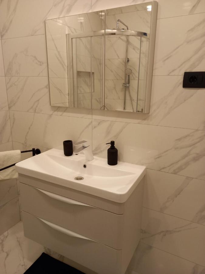 Apartman Katica Banjol Exterior photo